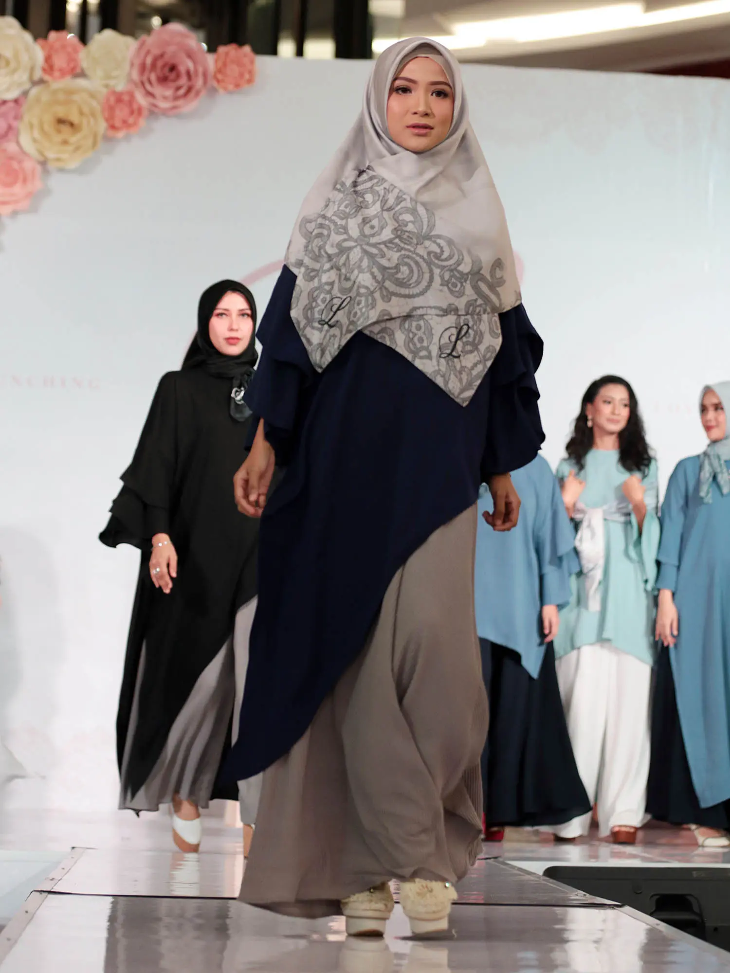 Koleksi busana modest wear Laudya Cynthia Bella. (Photographer: Deki Prayoga/Bintang.com)
