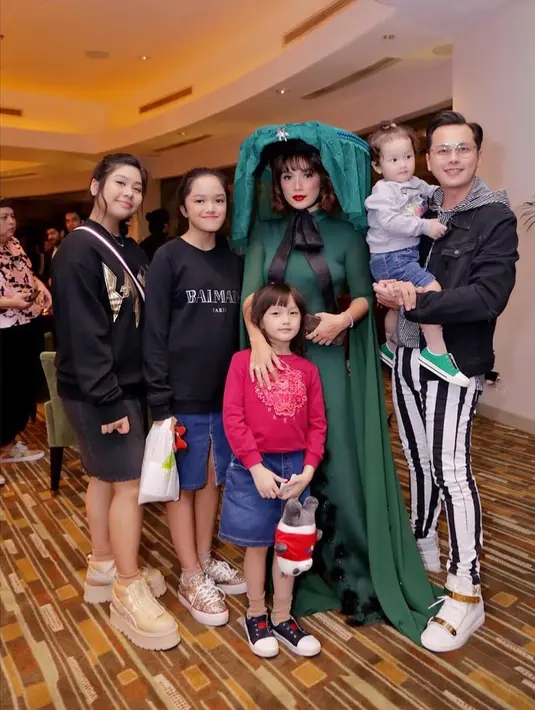 Ussy Sulistyawati dan Andhika Pratama