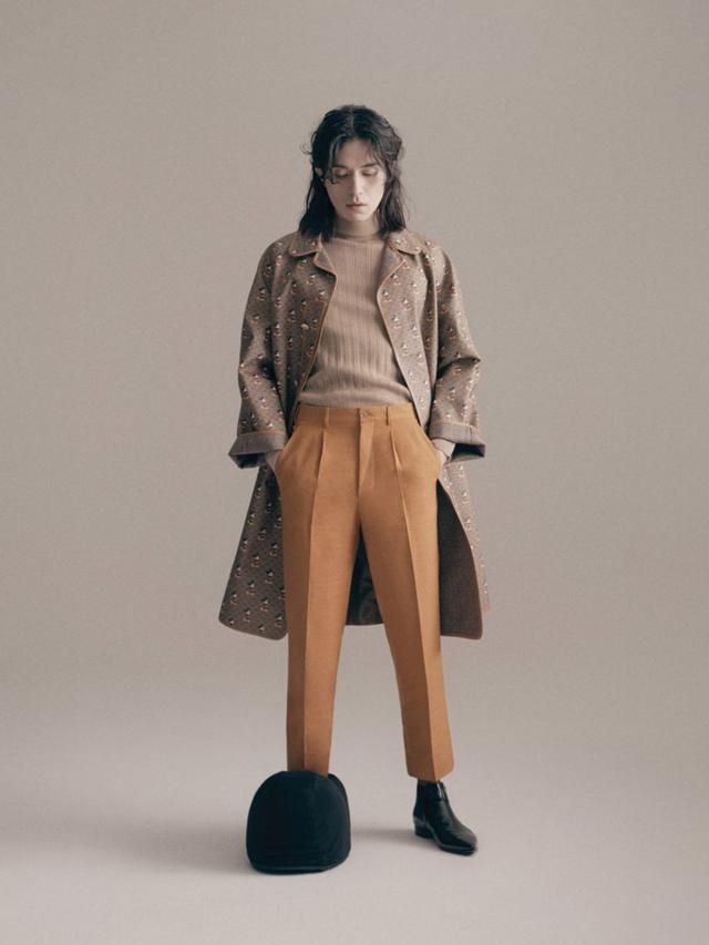 Potret Terbaru Lee Dong-wook Rambut Gondrong (sumber: gqkorea.co.kr)