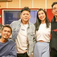 Christie Kolaborasi Bersama NOAH di SCTV Awards 2020. (instagram.com/christie.ofcl)