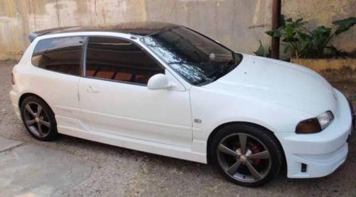 Honda Civic Estilo. (Otosia)