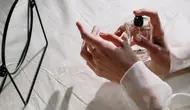 8 Rekomendasi Aroma Parfum Refill untuk Outdoor, Tahan Lama di Bawah Terik Matahari