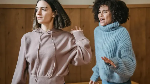 7 Tanda Kamu Sedang Berteman dengan Orang Toxic