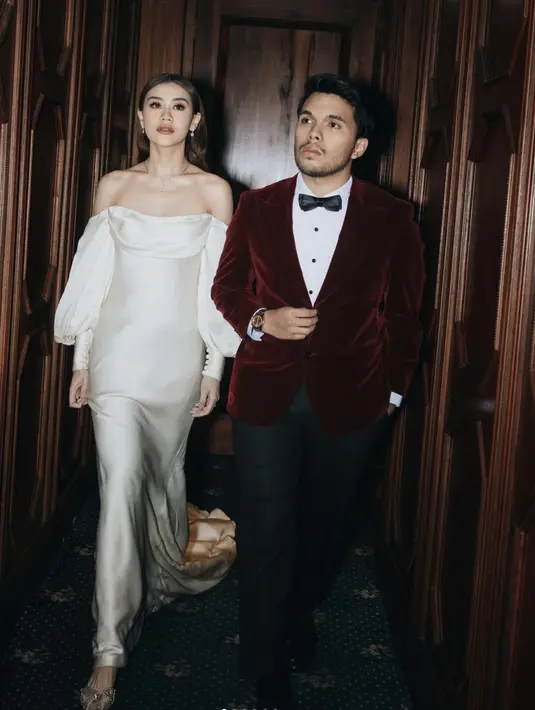 Aaliyah Massaid dan Thariq Halilintar baru saja merilis koleksi foto prewed terbaru dengan gaya Hollywood Glam yang sesungguhnya.  [Foto: Modern.co]