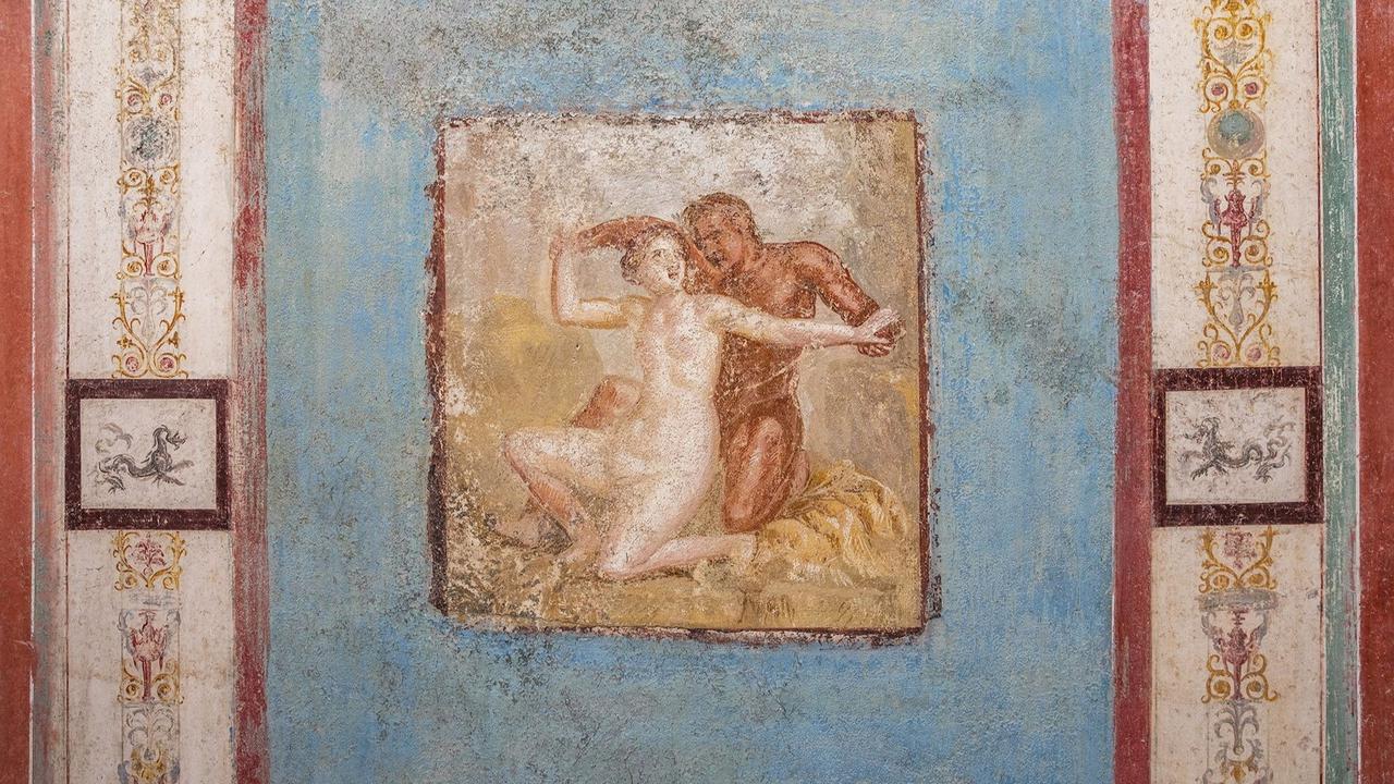 Penampakan Mural Mitologis Ditemukan di Reruntuhan Kota Kuno Pompeii