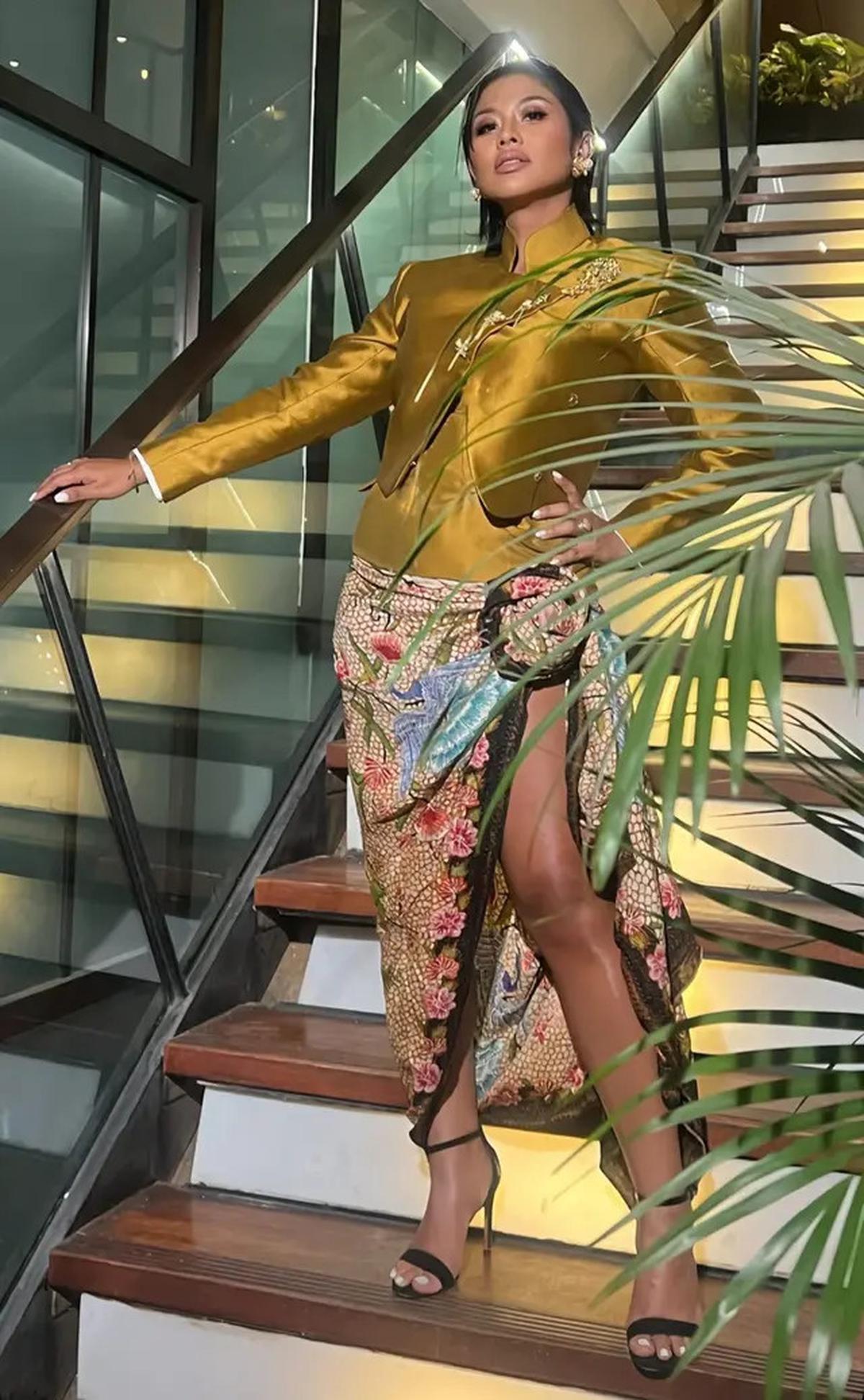 8 Adu Gaya OOTD Kondangan Para Artis saat Hadir di Resepsi Pernikahan Amanda Rawles di Jakarta, Eva Celia hingga Beby Tsabina