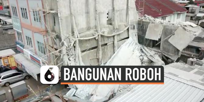 VIDEO: Detik-Detik Bangunan Roboh di Matraman