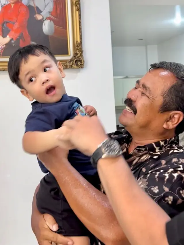 6 Momen Gala Sky Bertemu Pak Ansori, Penolongnya Saat Tragedi Kecelakaan