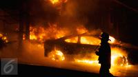 Ilustrasi Mobil Terbakar (iStockphoto)