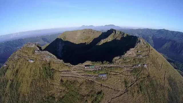 Puncak Gunung Batur di Bali dari ketinggian