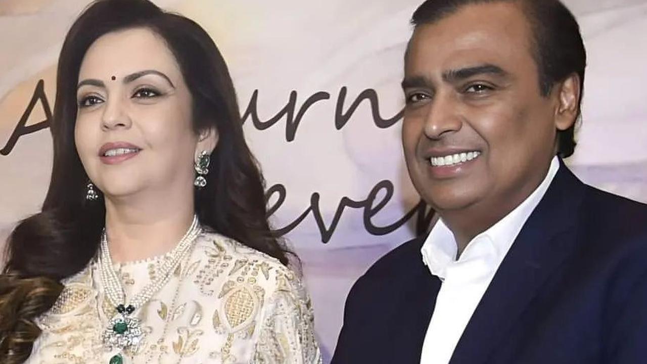 “Ini adalah perjanjian penting yang menandai era baru dalam industri hiburan India,” kata Mukesh Ambani.