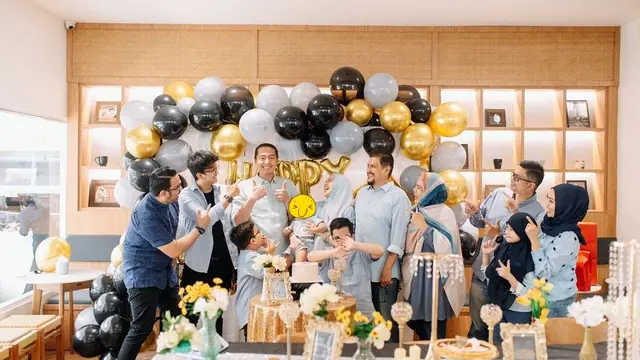 7 Momen Ulang Tahun Roger Danuarta yang ke-39 Tahun, Dirayakan Bareng Keluarga