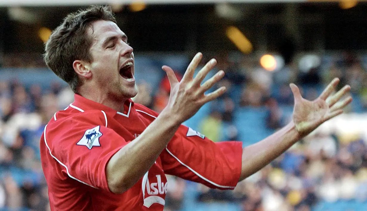 Michael Owen yang telah pensiun pada Juli 2013 bersama Stoke City menempati posisi ke-5 dalam daftar 5 besar pemain termuda yang mampu mencetak gol di Premier League Liga Inggris. Momen itu terjadi saat ia mencetak satu gol kala Liverpool kalah 1-2 dari Wimbledon pada laga pekan ke-26 Premier League musim 1996/1997 (6/5/1997). Saat itu usianya baru menginjak 17 tahun, 4 bulan dan 22 hari. (AFP/Paul Barker)