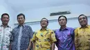 Akbar Tanjung dan para senior Golkar mendesak kubu Golkar yang berkonflik untuk segera melaksanakan Munaslub, Jakarta, Senin (4/5/2015). (Liputan6.com/Helmi Afandi) 