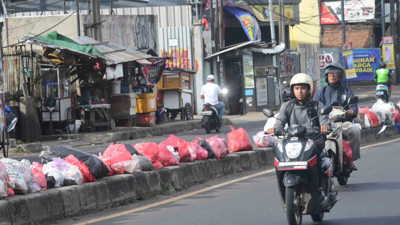 FOTO: Krisis Sampah Masih Terjadi di Tangerang Selatan