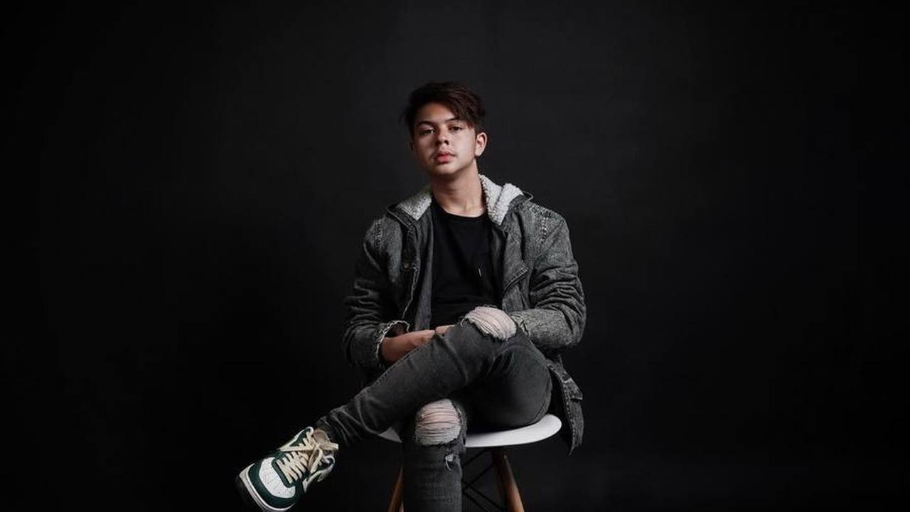 "Aku udah nggak ngerasain duit aku lagi. Sama sekali aku nggak tau kemana sisa aset, juga udah bisa dihitung jari, sisa dua walaupun yang satu udah dijual, yang di Jakarta ada dua, yang satu udah dijual, di Malang masih ada satu. Intinya yang aku lakukan 