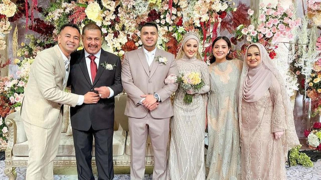 Potret Nagita Slavina Tampil Cantik & Elegan Dalam Balutan Dress Rp125 Juta di Pernikahan Yislam Kakak Fadil Jaidi