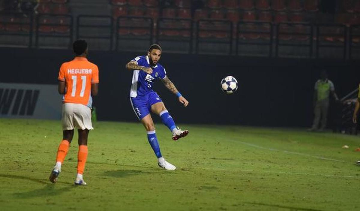 Layvin Kurzawa Jadi Bintang Utama Pawai Hattrick Juara Persib: Namanya Paling Sering Disebut Bobotoh