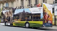 Logo Wonderful Indonesia lengkap dengan gambar atraksi alam dan budaya Indonesia akan terpampang di 20 bus city tour di Kota Paris.