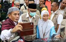 Menteri Agama Sambut Kepulangan Jamaah Haji Kloter 17 Debarkasi Makassar