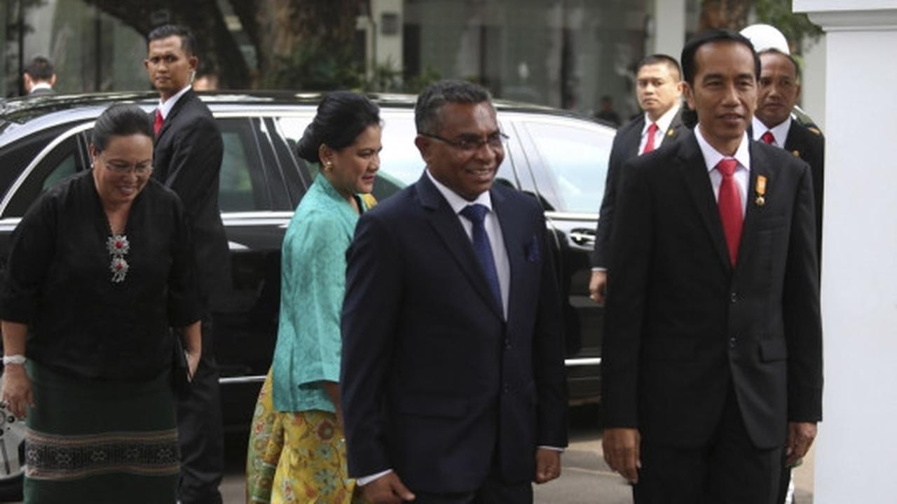Akrabnya Jokowi dan PM Timor Leste ngobrol santai di teras Istana
