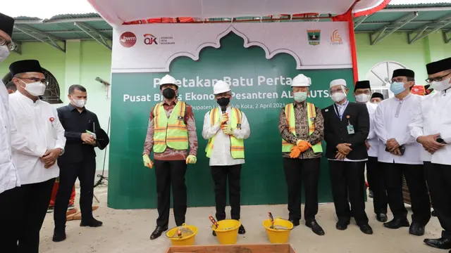 OJK menggandeng Pemerintah Provinsi Sumatera Barat, Kabupaten Limapuluh Kota dan Kota Payakumbuh untuk memperkuat ekonomi Masyarakat Minangkabau