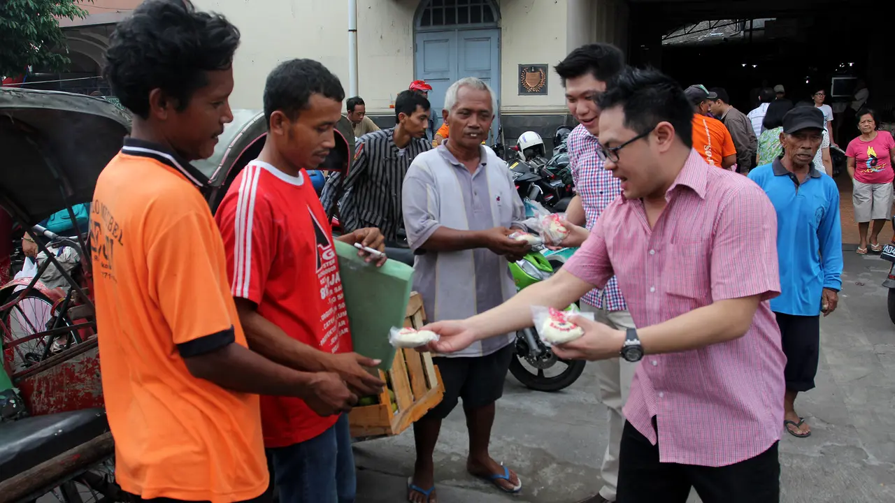 Dukung Jokowi, Pengusaha Muda Tionghoa Bagi-Bagi Bakpao
