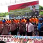 Kapolda Jabar Irjen Pol Agung Budi Maryoto memimpin langsung ekspose pencurian ratusan motor di Mapolres Indramayu. Foto (Liputan6.com / Panji Prayitno)