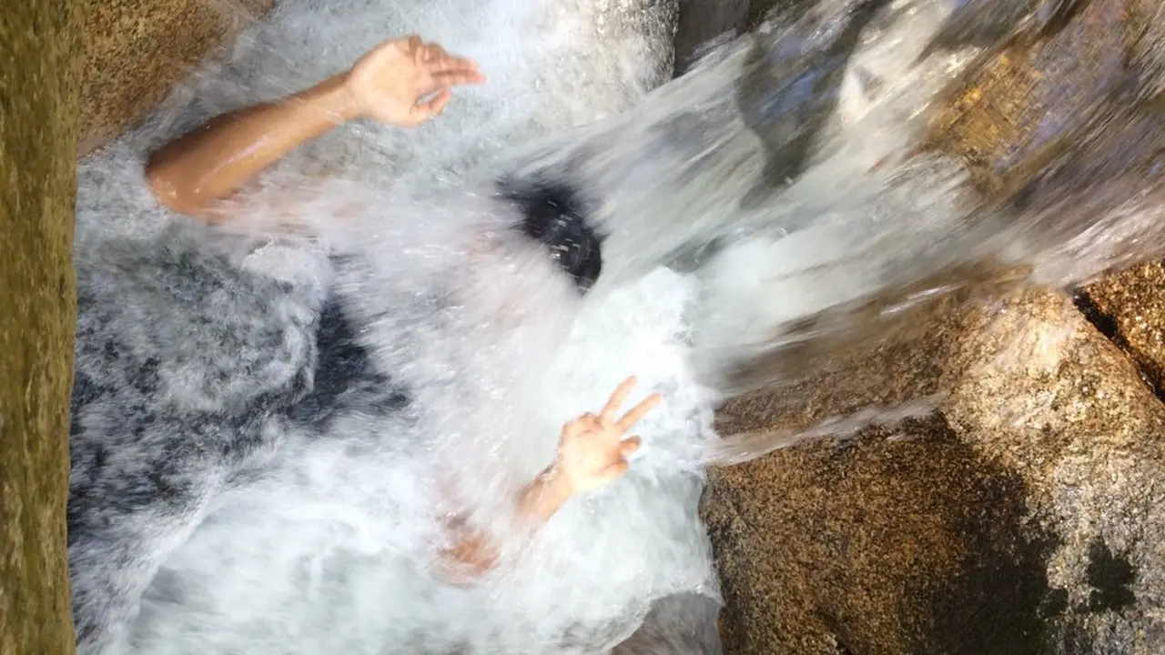 Challenge Mandi di Sungai
