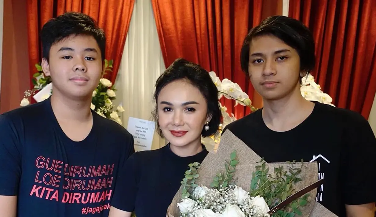 (Instagram/yunishara36)