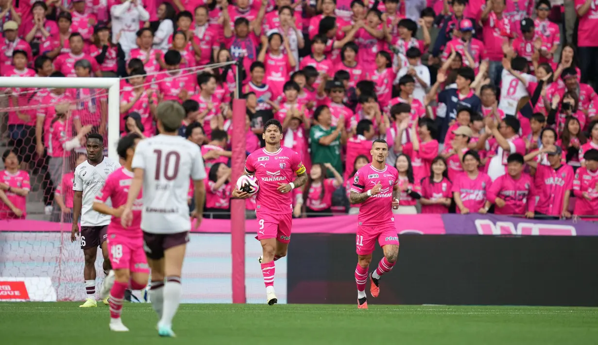 Pada pertemuan terakhir kedua tim awal musim ini, Cerezo mampu menang dengan skor 2-1 lewat gol Shinji Kagawa dan Leo Ceara, yang hanya bisa dibalas sekali oleh Verdy lewat Kimura. (J.LEAGUE)
