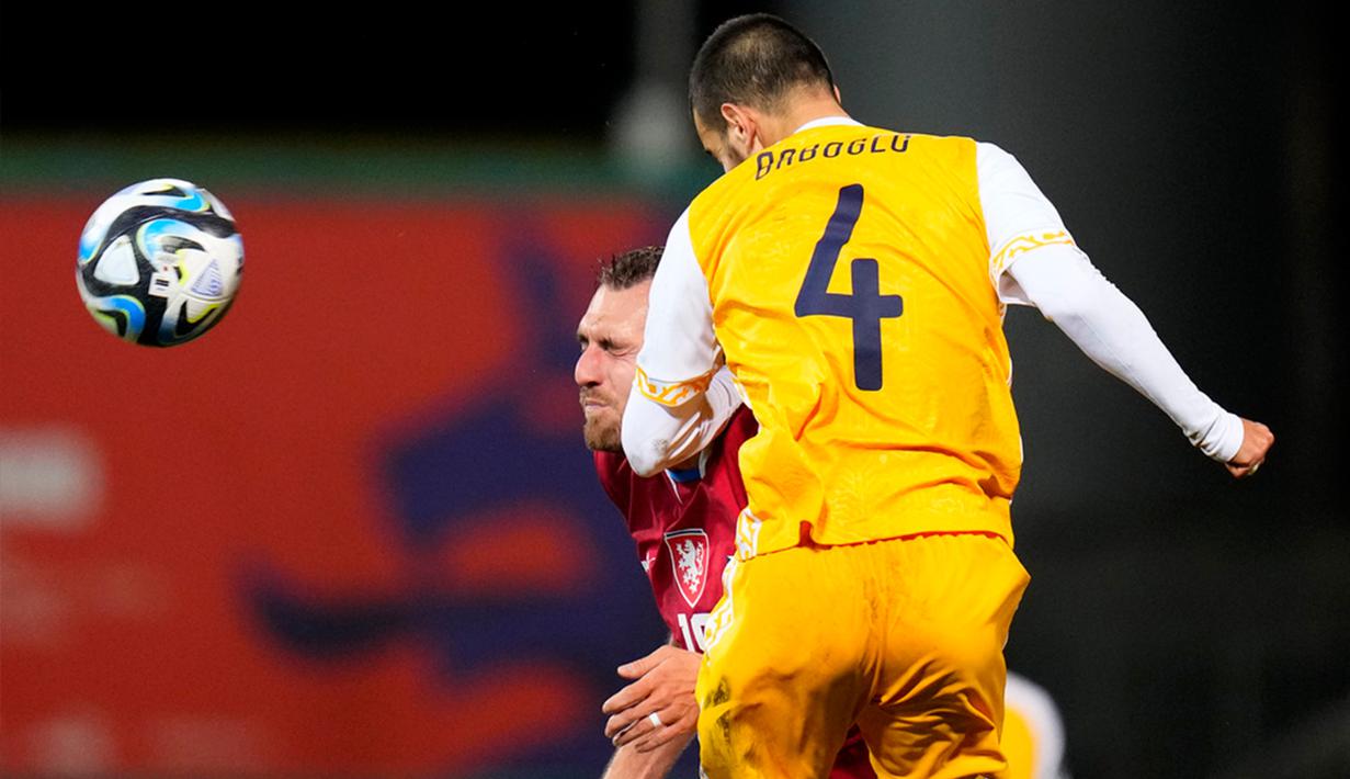 Tiga gol kemenangan Republik Ceko masing-masing dicetak D. Doudera (14'), T. Chory (72'), dan  T. Soucek (89'). (AP Photo/Petr David Josek)