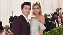 Sementara itu, Hailey Baldwin sendiri memilih untuk menghapus foto-fotonya bersama dengan Shawn Mendes di Instagram. (HECTOR RETAMAL  AFP)