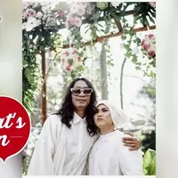 Aming dan istrinya, Evelyn Nada Anjani kompak memposting video di area wisata Yogyakarta saat mereka masih pacaran.