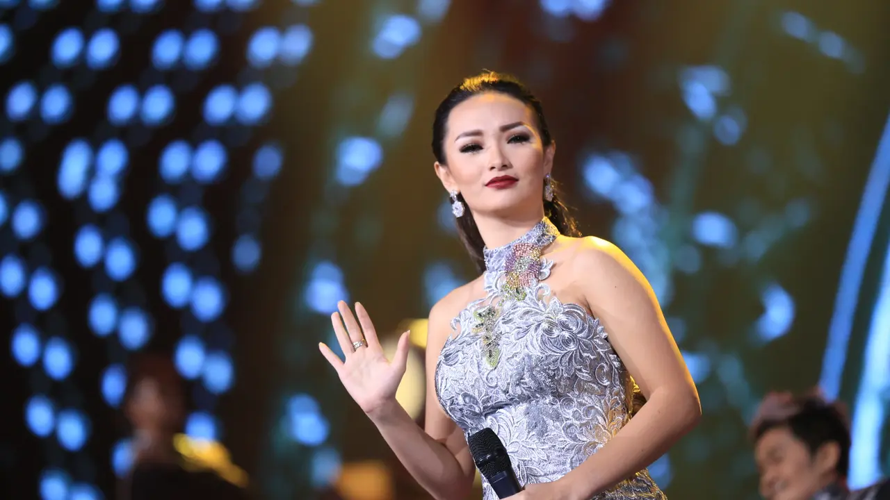 [Bintang] Zaskia Gotik