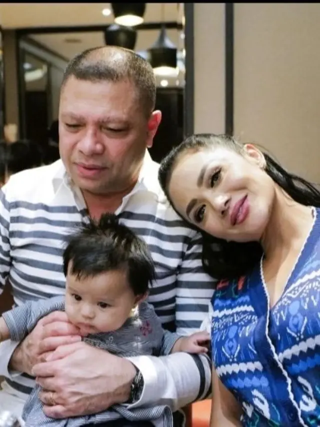 Keakraban Raul Lemos dengan Ameena, putri Aurel dan Atta Halilintar (Foto: Instagram @raullemos06)
