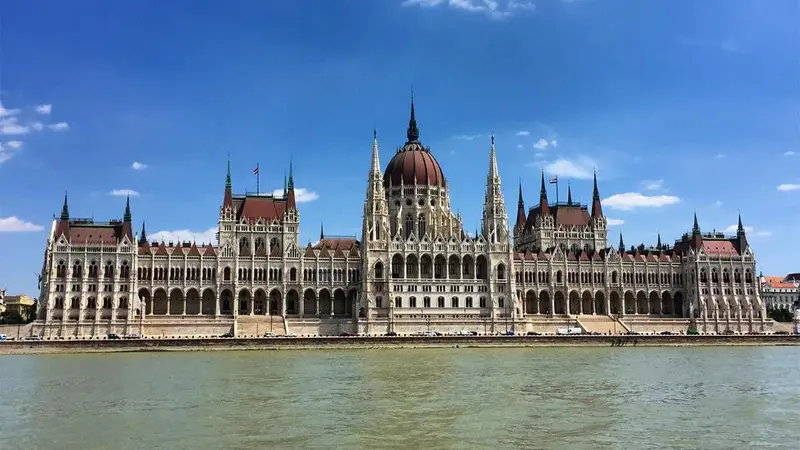 The Hungaria Parliament, Hongaria