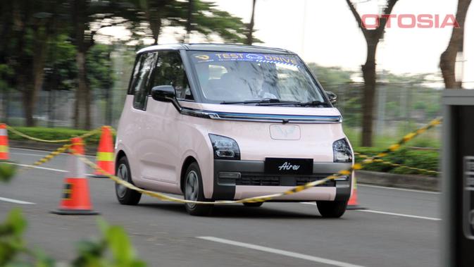 Wuling Air Ev Standard Range dan Long Range tak masalah untuk mudik (Otosia.com/Nazar Ray)