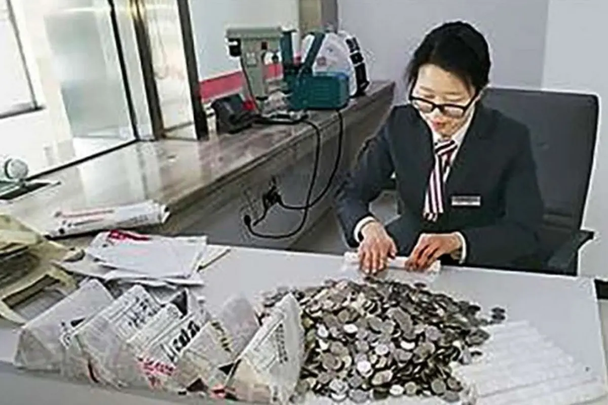 Bikin Heboh, Pengusaha Menabung Uang Koin Seberat 2,5 Ton
