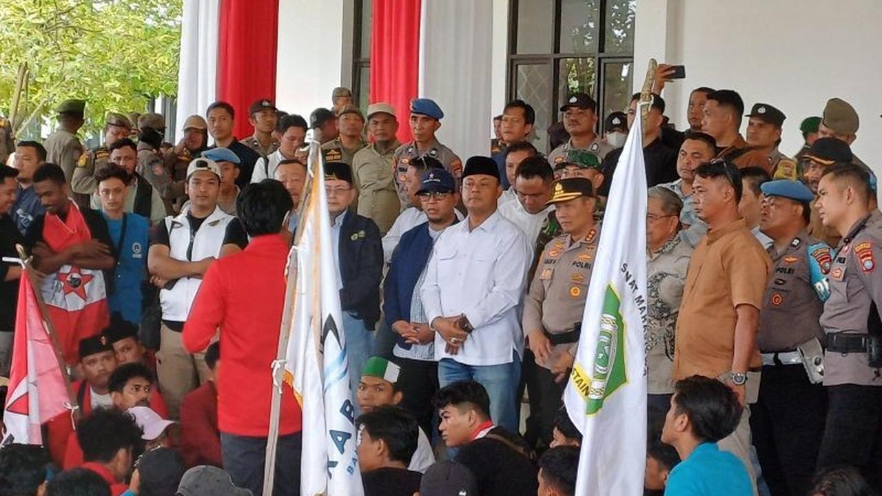 Ada Apa di Balik Pertemuan DPRD Kepri dengan Mahasiswa? Aspirasi Diserap, Tuntutan Joget DPR Ikut Disuarakan