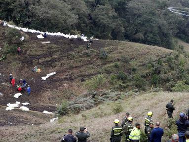 Lokasi jatuhnya pesawat yang membawa tim sepak bola dari Brasil yaitu klub Chapecoense di Areal hutan Kolombia, (29/11/2016). (Reuters/Jaime Saldarriaga)