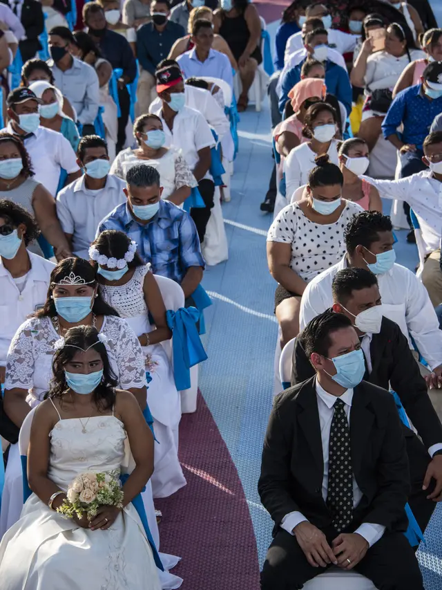 Potret Nikah Massal Pasangan Nikaragua di Hari Valentine