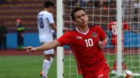 Pemain Timnas Indonesia U-23,&nbsp;Egy Maulana Vikri&nbsp;melakukan selebrasi usai mencetak gol&nbsp;ketiga timnya saat laga lanjutan Grup A SEA Games 2021 antara Timnas Filipina melawan Timnas Indonesia di Stadion Viet Tri, Phu Tho, Vietnam, Jumat (13/05/2022). (Bola.com/Ikhwan Yanuar)