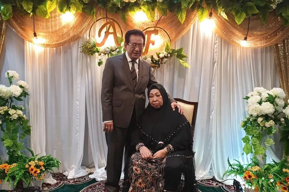 [Fimela] Anwar Fuady dan Farida Cosim