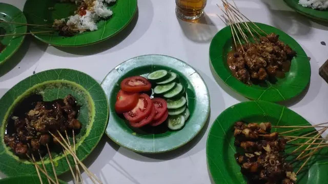 10 Rekomendasi Tempat Makan Sate Enak di Bandung Tahun 2025, Ikon Kuliner Legendaris yang Wajib Coba