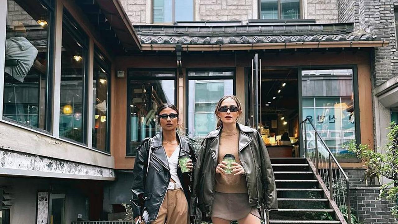 Deretan Pottret Yasmine Wildblood Pamer Kaki Jenjang dan Mulus di Korea, Hot Mama Banget!