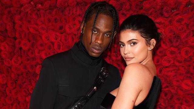 [Bintang] Kylie Jenner - Travis Scott