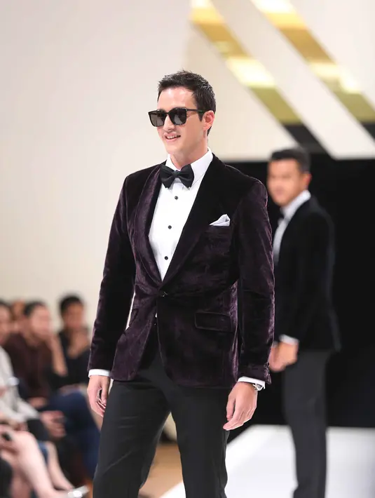 Mike mengaku bangga meski telah resmi cerai tapi masih bisa dekat dengan Tamara. Dari foto yang diunggah melalui Instagram, pasangan ini terlihat harmonis. (Nurwahyunan/Bintang.com)