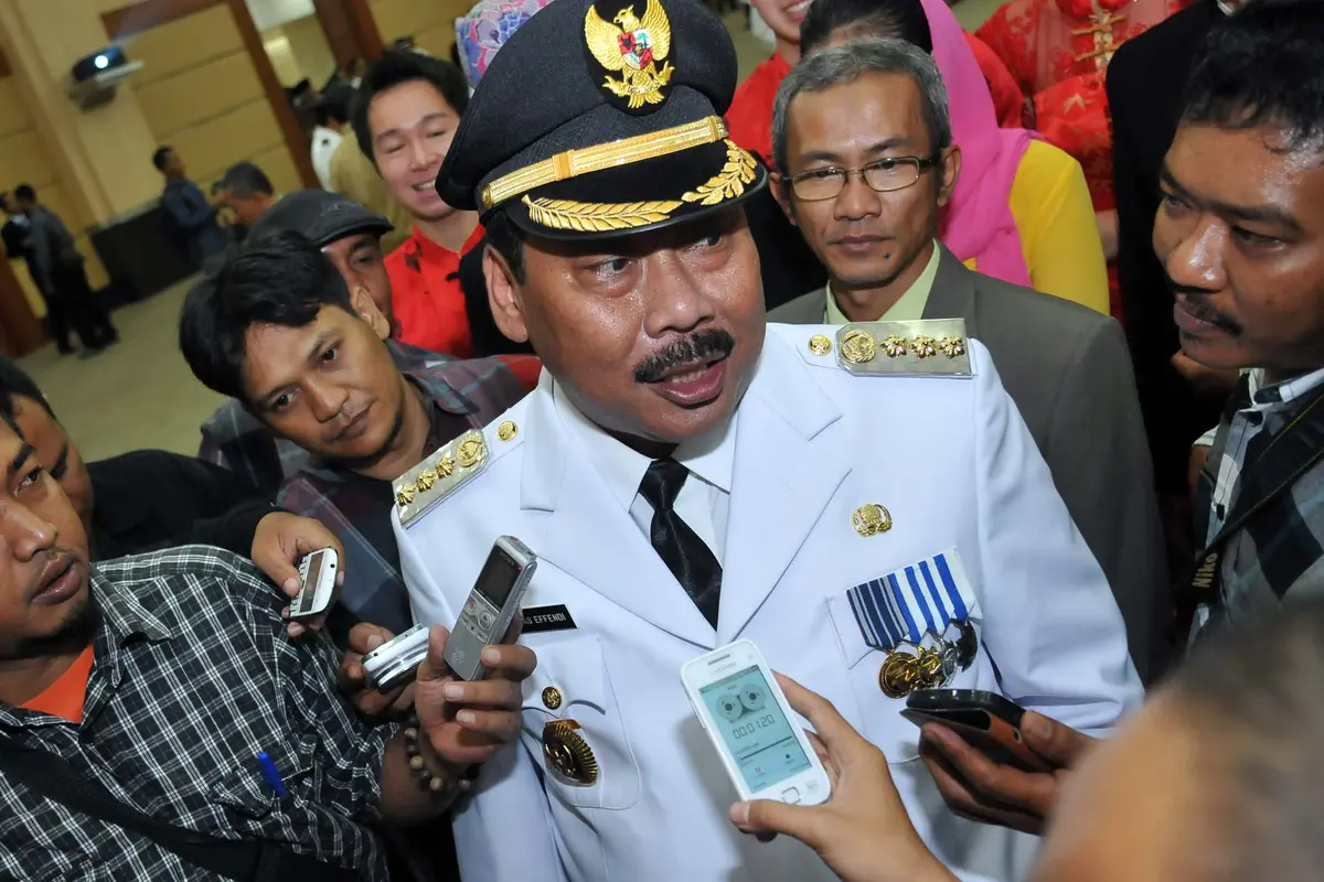[FOTO] Jokowi Lantik Walikota Jakarta Barat di Tempat Ber-AC