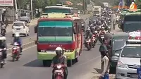 [VIDEO] Arus Lalu Lintas Jalur Pantura Indramayu Ramai Lancar